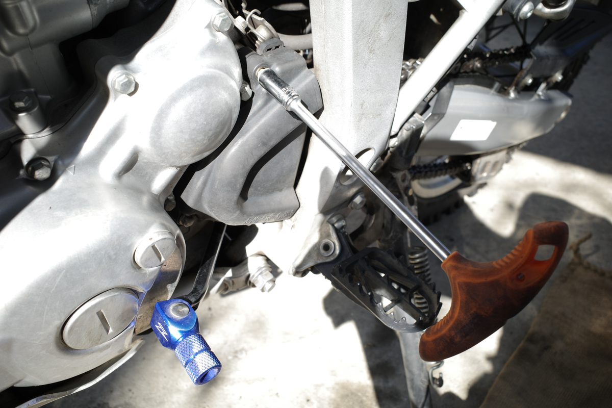 でぃ~あいわい!「WR250R チェーン・スプロケ交換」 : hello でぃ~あいわい!「WR250R チェーン・スプロケ交換」 : hello