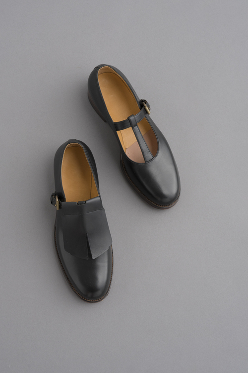forme T strap plain toe & T strap straight tip : un.regard forme T strap plain toe & T strap straight tip : un.regard