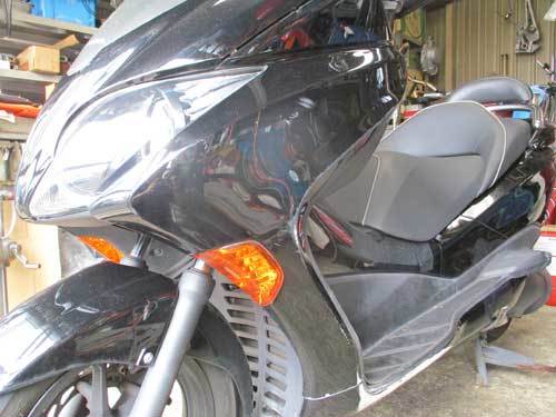 Zx636rを納車からのフォルツァ Mf10 のタイヤ交換からでz1000が入庫してトゥデイのタイヤ交換 笑 バイクパーツ買取 販売 バイクバッテリーのフロントロウ