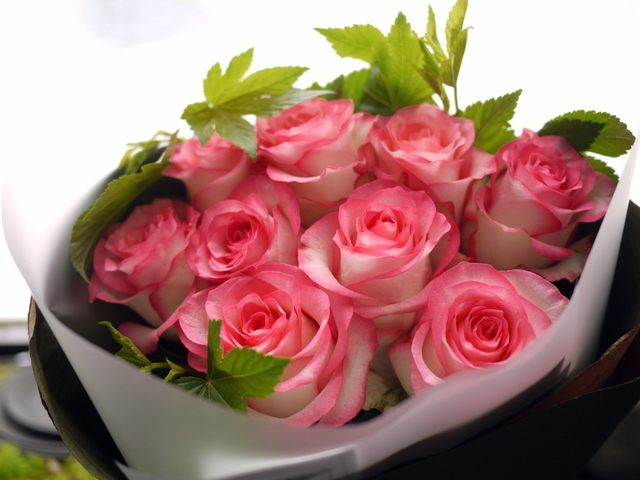 ご結婚記念日に花束 バラを9本使って 07 17 札幌 花屋 Mell Flowers