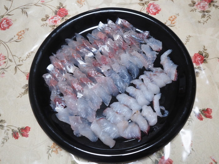 夫の釣果とその後(お刺身など)_c0116915_01040461.jpg