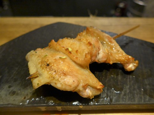 三鷹「焼鳥 山もと」へ行く。_f0232060_16535761.jpg