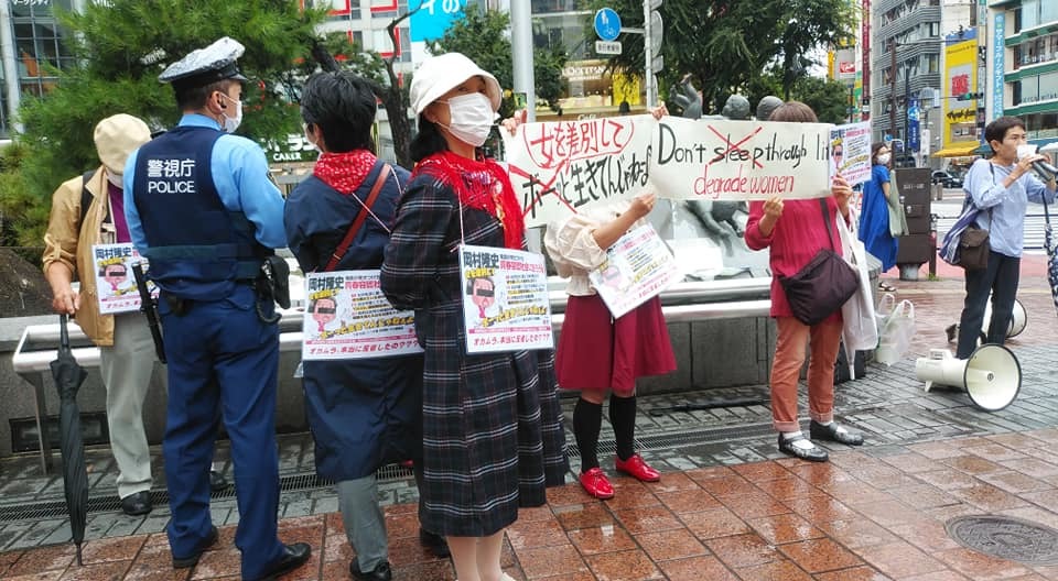 「チコちゃんに叱られる」岡村隆史MC続行に抗議(渋谷ハチ公前)_c0166264_18214838.jpg