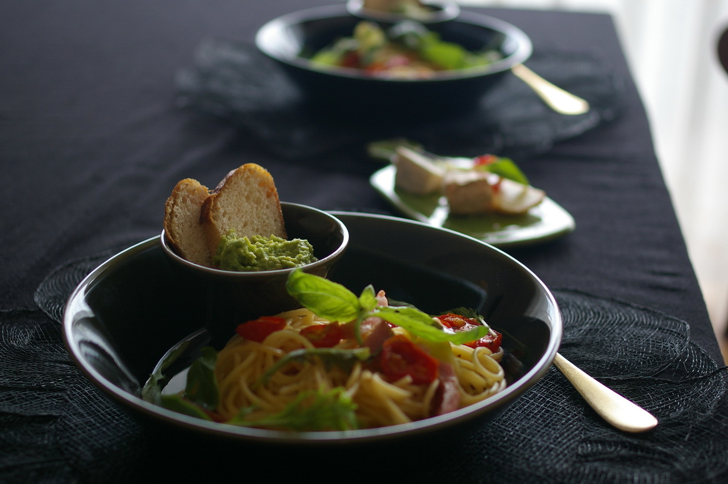 自家製セミドライトマトパスタとアボカドディップ_d0327373_12215799.jpg