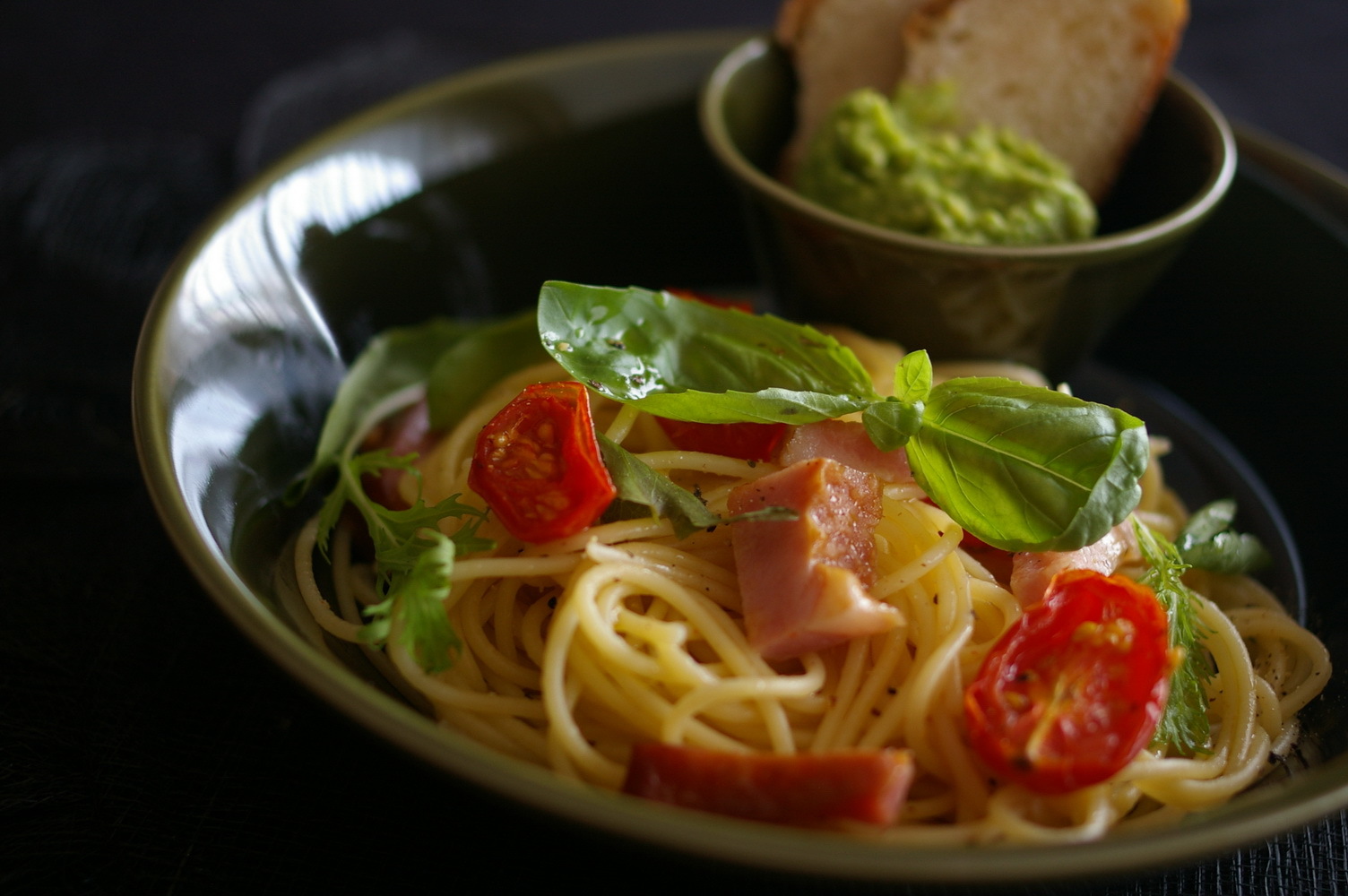 自家製セミドライトマトパスタとアボカドディップ_d0327373_12225129.jpg