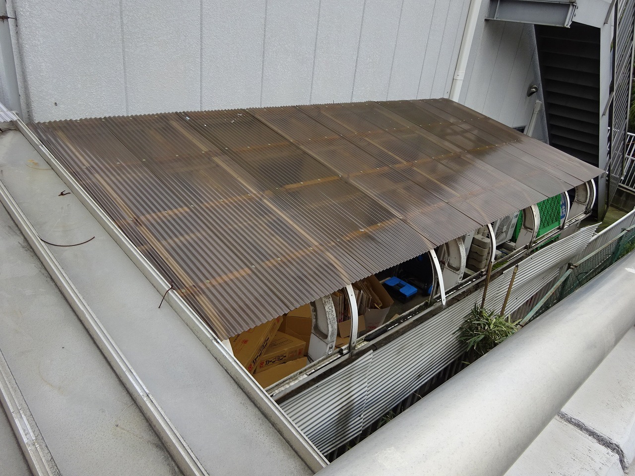 カーポート屋根の補修 大工さんが木造住宅作ってるよ カーポート屋根の補修 大工さんが木造住宅作ってるよ