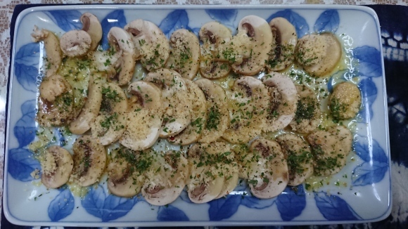 7/20夕飯 プレモル香るエール、フローズンレモンサワー、至高のポテトサラダ、アボガドにんにく卵黄ダレ、マッシュルームカルパッチョ@自宅_b0042308_00173411.jpg