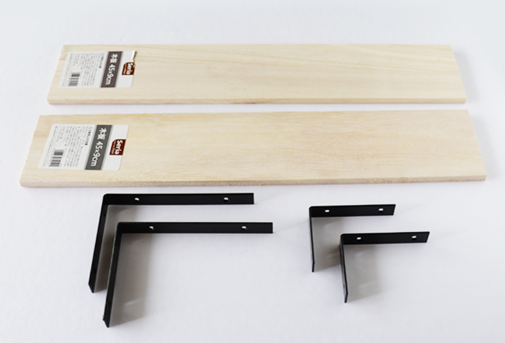 セリアの２アイテムで簡単DIY 「北欧風シェルフ」_d0351435_09094753.jpg