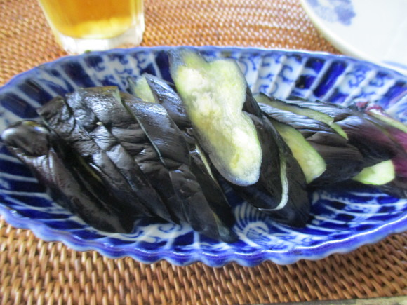 Rちゃんからの柿の葉すし&大好きな茄子のお漬物&柏葉アジサイ_a0279743_12553354.jpg