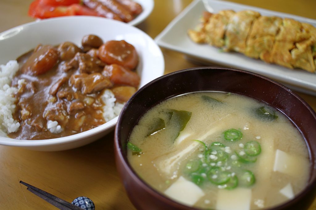 カレーライスと味噌汁な朝餉_e0220163_10084227.jpg