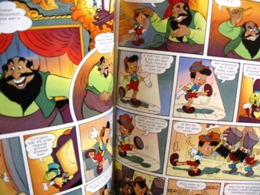 オランダ語アニメコミック Disney Pinokkio ピノッキオ ベネルクスの絵本 B D 児童文学書を読んでいくよ 小便小僧の絵本読み