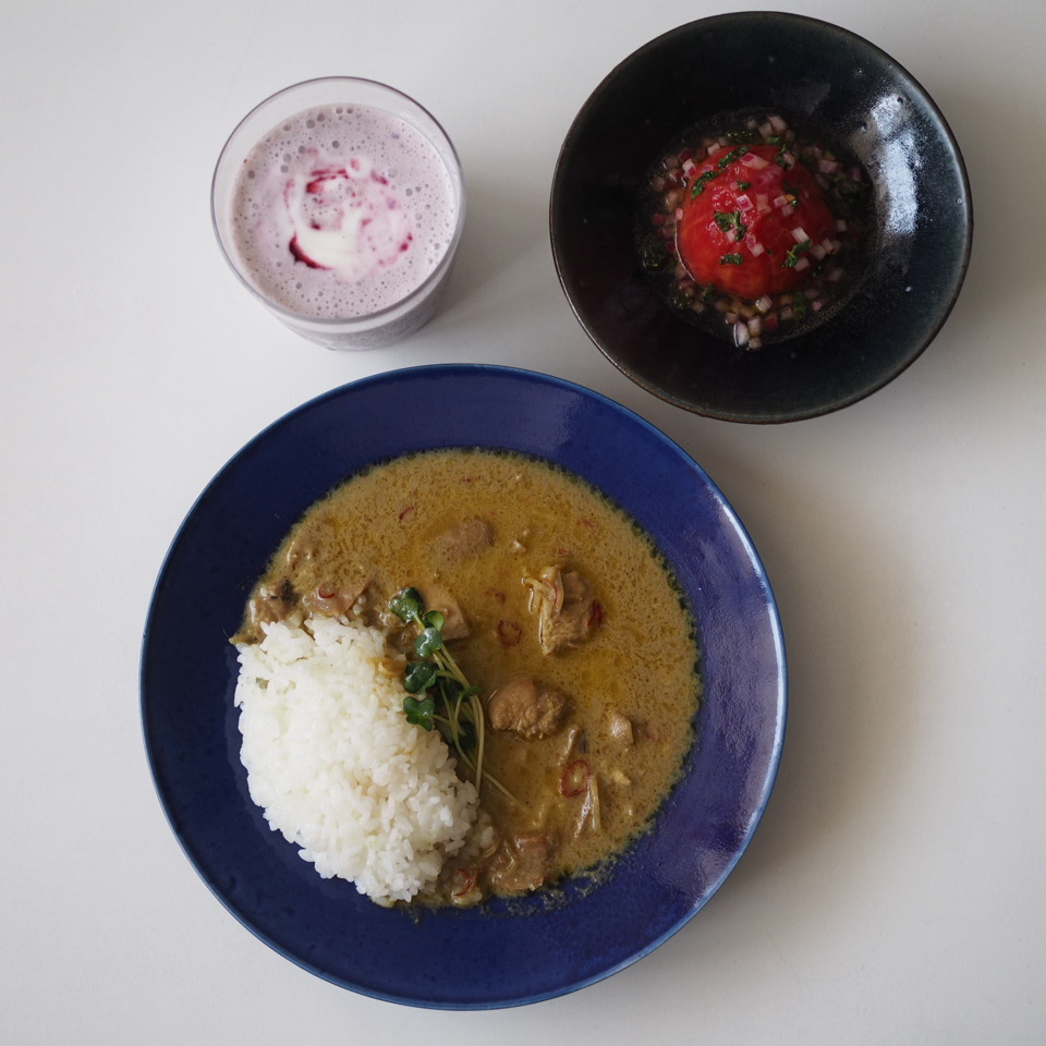 カレーを盛ってみる・レトルトその3_b0206421_18000651.jpg