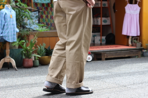 「WORKERS」アメカジ定番 Vintage Fit \"Officer Trousers\" ご紹介_f0191324_08535740.jpg