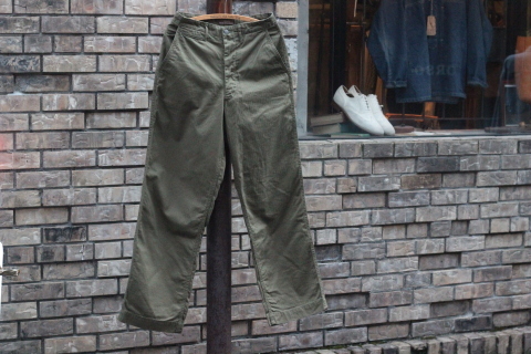 「WORKERS」アメカジ定番 Vintage Fit \"Officer Trousers\" ご紹介_f0191324_08544247.jpg