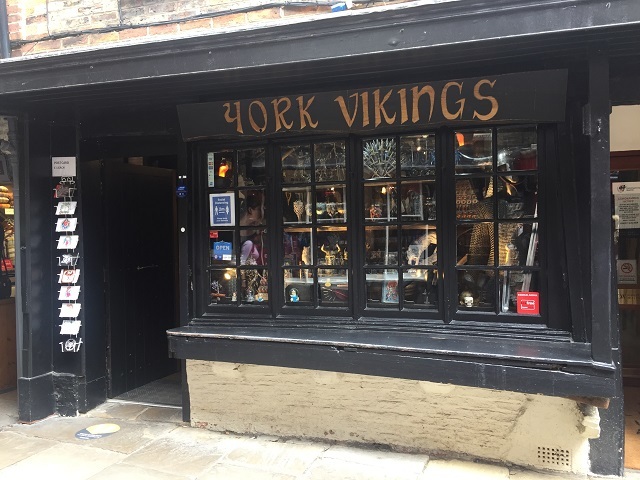 肉屋がひしめいた通り シャンブルズで買ったもの ロンパラ London パラダイス 肉屋がひしめいた通り シャンブルズで買ったもの ロンパラ London パラダイス