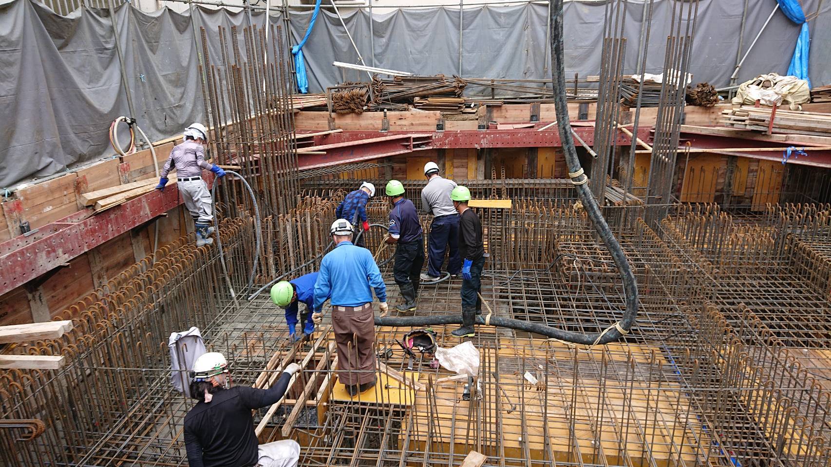建築施工-コンクリート打設_e0254682_11112517.jpg