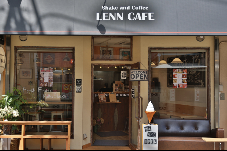 #lenn cafe_a0168628_11535049.jpeg