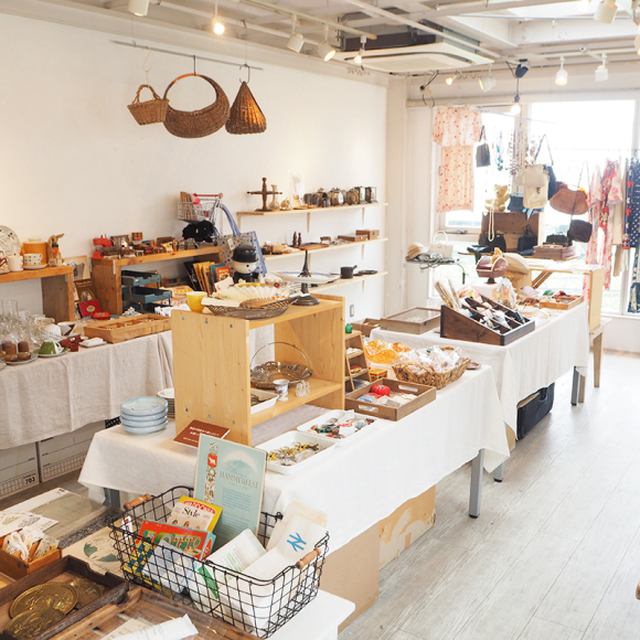 「古道具・アンティーク屋店主さんたちの蚤の市」_e0338157_18155435.jpg