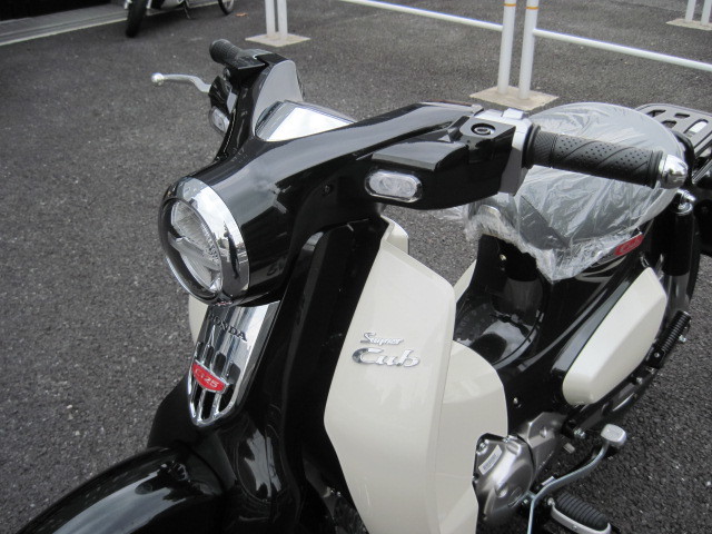 ホンダ　スーパーカブC125 　パールシャイニングブラック