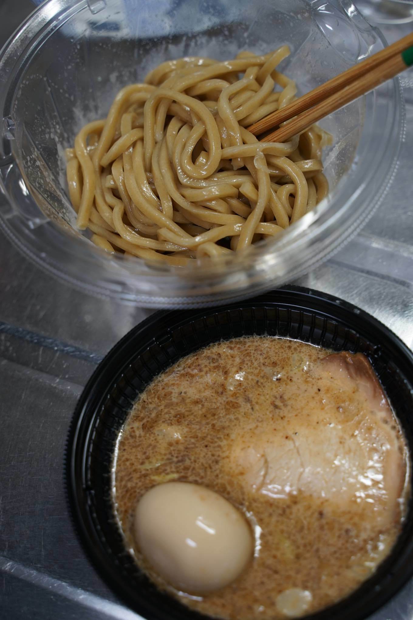 セブンイレブン とみ田監修濃厚豚骨魚介味玉冷しつけ麺_b0360240_13111148.jpg