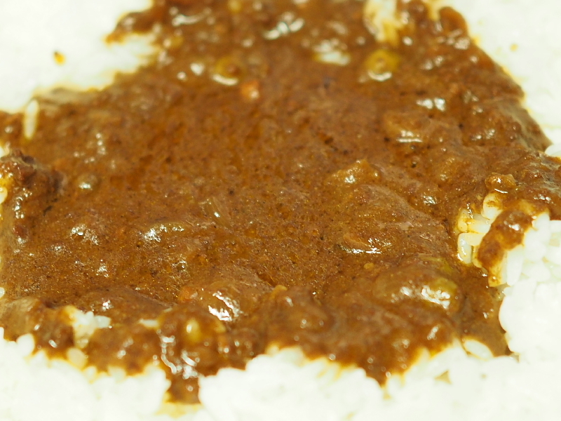 【レトルトカレー食べ比べ㉗】噂の名店「mandara バターチキンカレー」＆「珊瑚礁湘南ドライカレー」_b0008655_22330912.jpg