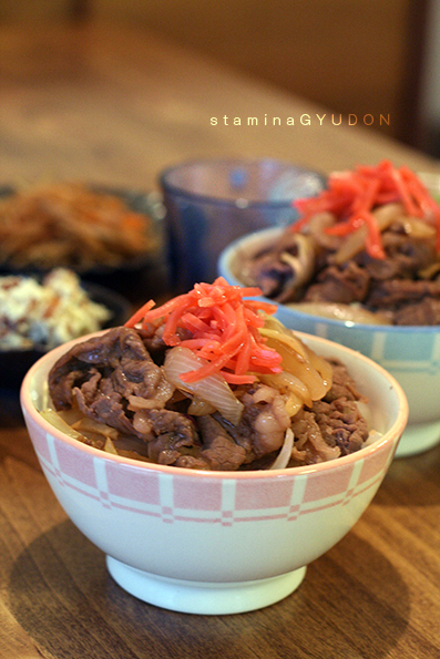 牛丼と桃_e0137277_22120750.jpg