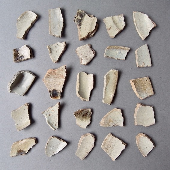 古唐津の陶片箸置き : Muntkidy