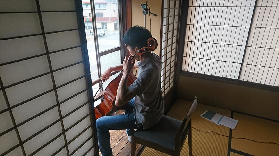 大木雅人さんのオーボエの音色が西堀に今日も響き渡りました。_e0046190_15594711.jpg