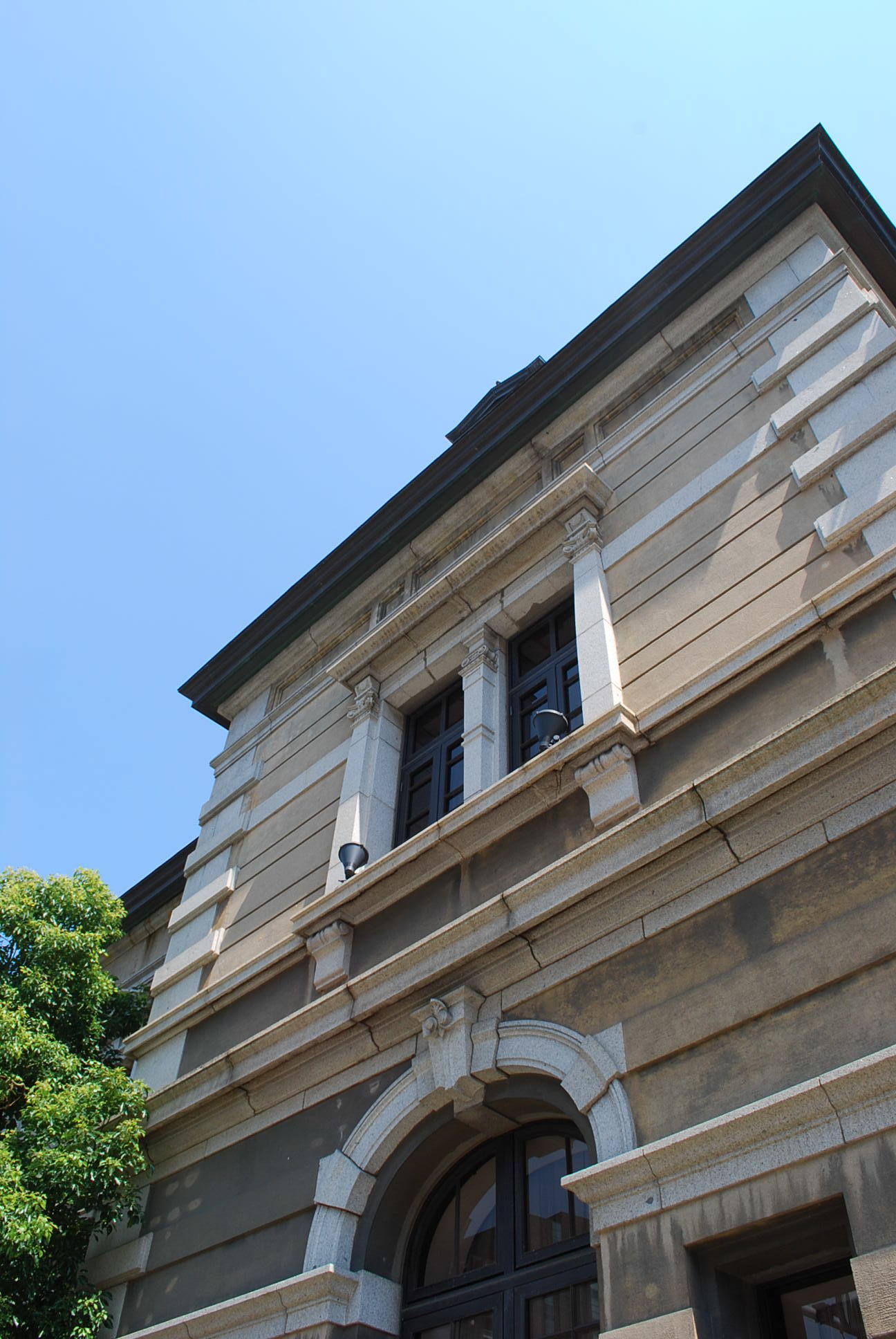 神戸市中央区の兵庫県公館(明治モダン建築探訪)_f0142606_13493681.jpg