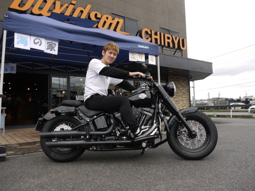 ソフテイルスリムエス納車です!_b0317459_13281910.jpg
