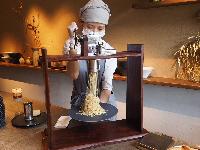 【和栗専門 紗織/さをり①】細さ１mmのモンブラン  ～行列から見学、実食までをレポート_b0008655_11052916.jpg