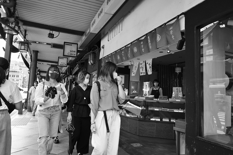 覆面商店街_e0374932_07204653.jpg