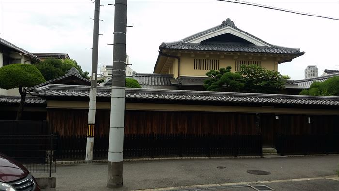 桃谷・彌栄神社門前の町並み_f0139570_18182085.jpg