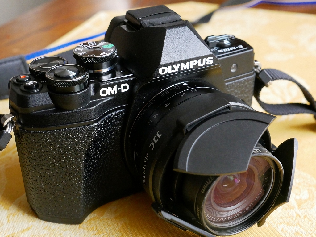 ■オリンパス(OLYMPUS)　OM-D E-M10 Mark III ボディ