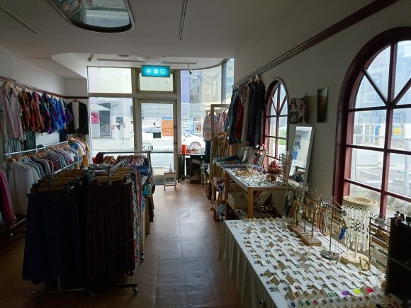 店にいます 山形のレディース古着屋 Dropsのブログ 古着 ドロップス 通販 アクセサリー 店にいます 山形のレディース古着屋 Dropsのブログ 古着 ドロップス 通販 アクセサリー