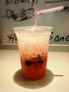 ベリーレモネードソーダ☆「ケンタッキーフライドチキン 池袋サンシャイン通り店」_f0391490_01364164.jpg