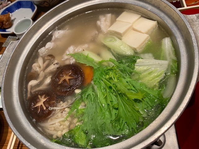 暑ときに食べるお鍋もイイですヨ〜♪_f0232994_00145036.jpg