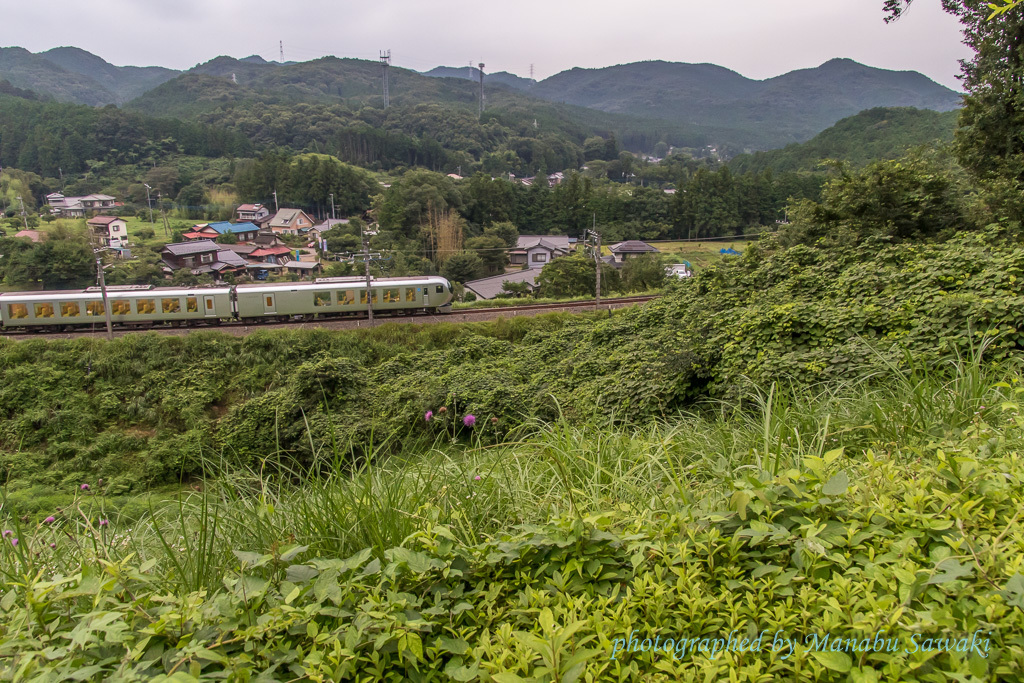 電車が通る_b0010915_21244961.jpg