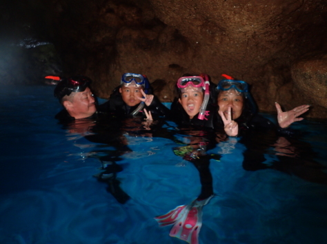 7月29日今日は水納島・ジンベイザメ・青の洞窟！！まさに夏メニューだな！！_c0070933_21391756.jpg