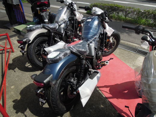 レブルの貴重な即納車?ですやん!_f0056935_09574340.jpg