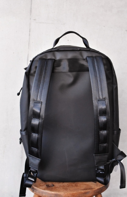 素敵な間違い・・・笑 DEFY BAGS (再)_d0152280_19595350.jpg
