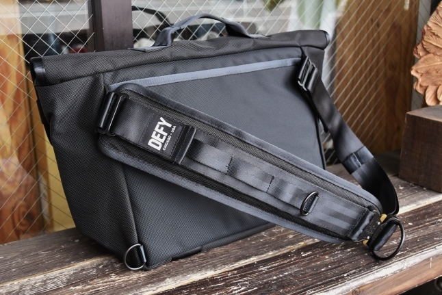 素敵な間違い・・・笑 DEFY BAGS (再)_d0152280_04361848.jpg