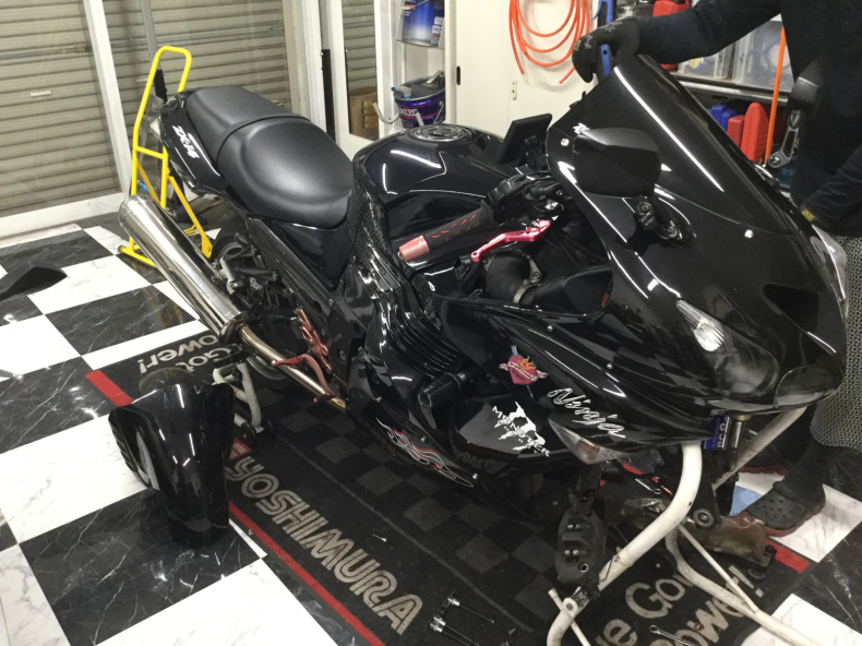 【バイク屋稼業】ZZR1400の車検へ。_d0221319_21110739.jpg