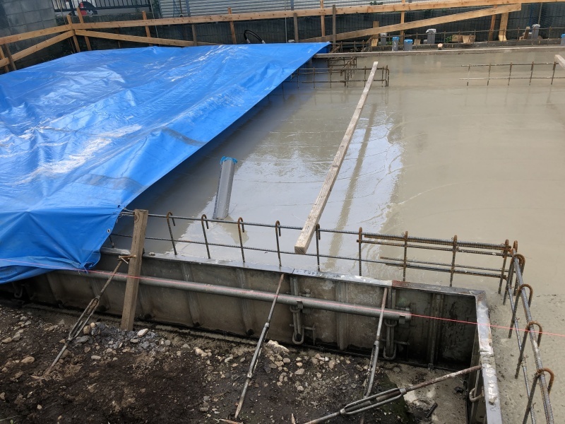 耐圧盤コンクリート打設〜基礎工事〜_a0129492_05105325.jpeg