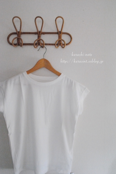 夏のTシャツいろいろと次女のサンダル * それと掲載のお知らせも_b0351624_16140171.jpg