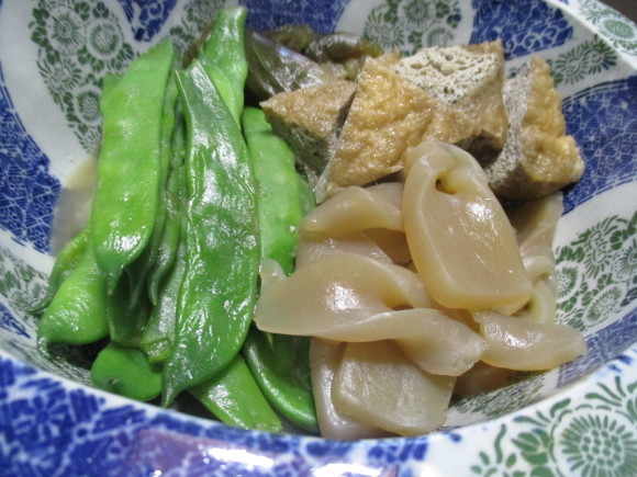 食べ収めになるサクランボ&大きなハチの巣、多分スズメバチ_a0279743_08160414.jpg