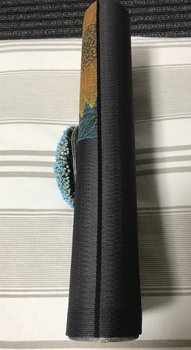 ひまわり帯の残布で、超簡単クラッチバッグ。_f0181251_18352011.jpg