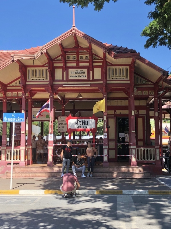 【子連れホアヒン2泊3日】⑤ホアヒンビーチで馬に乗る / タイで最も美しい駅「ホアヒン駅」_e0357886_18462111.jpeg