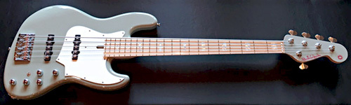 M指板で「Desert KhakiのStandard-J 5st」1本目が完成!_e0053731_15251435.jpeg