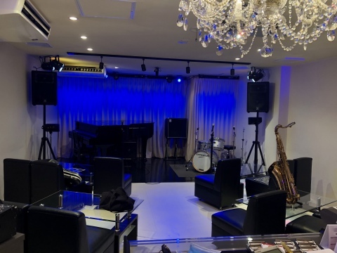 広島 Jazzlive Comin 8月8日より営業再開します。_b0115606_09313317.jpeg